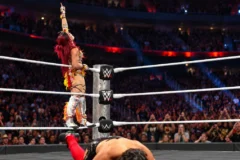 WWE and Bleacher Report Sign