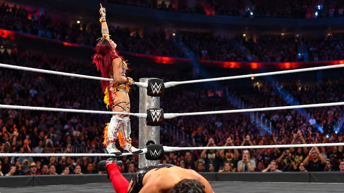 WWE and Bleacher Report Sign
